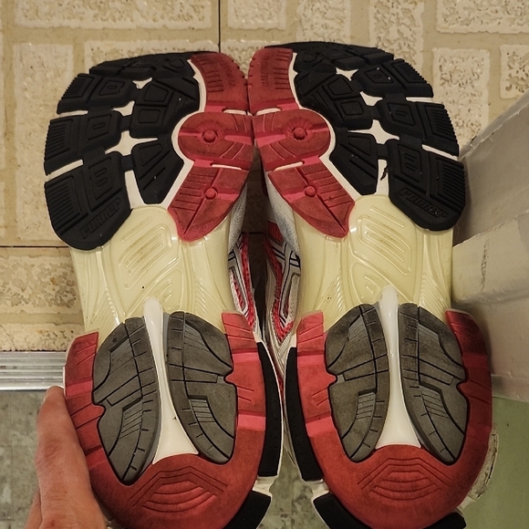 Balenciaga Red and White Athletic Shoes - Picture 4 of 4